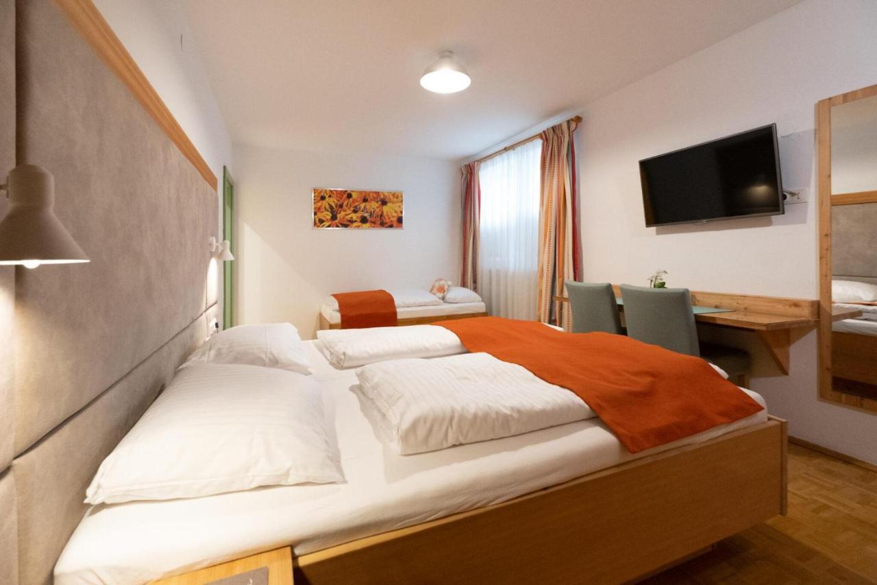 Santner, Hotel Eugendorf Dış mekan fotoğraf